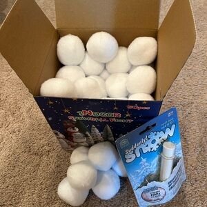 NIB - Indoor Snowball Fight - 50 snowballs